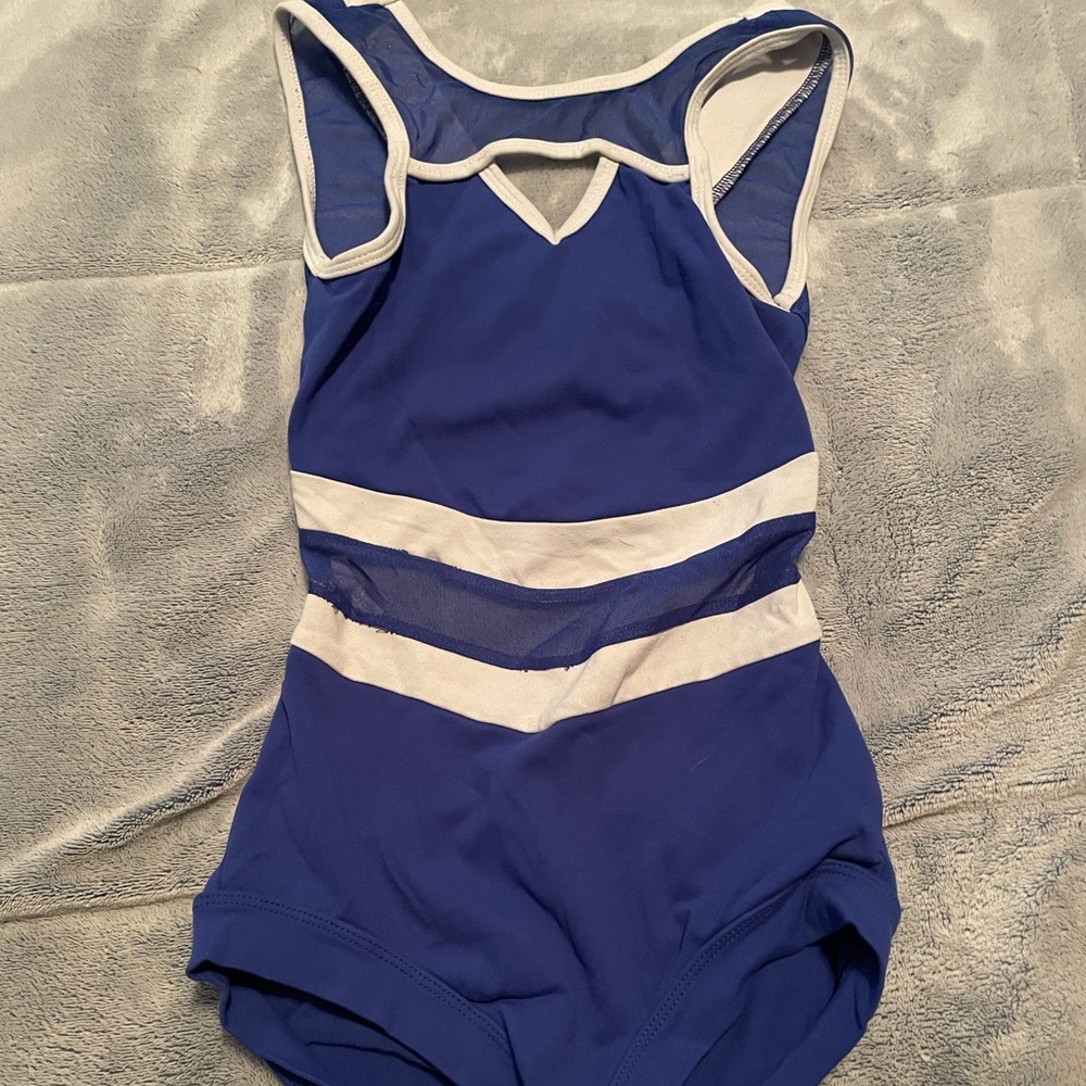 FIVE dance Leo